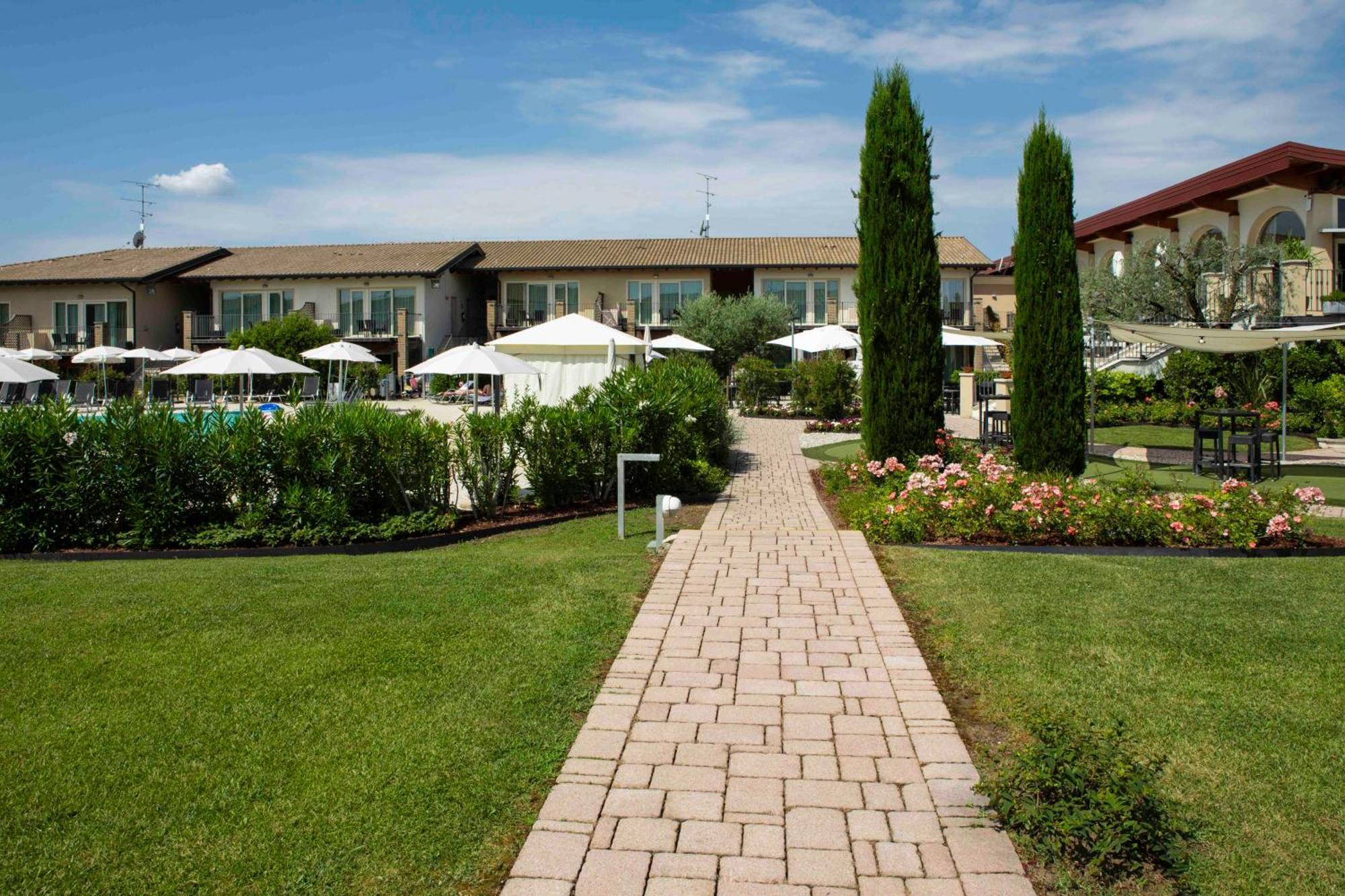 Lake Garda Resort Moniga del Garda Exteriör bild